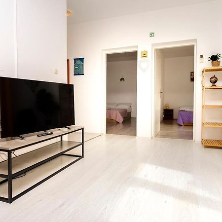 Apartments Sanja Tribunj  Luaran gambar